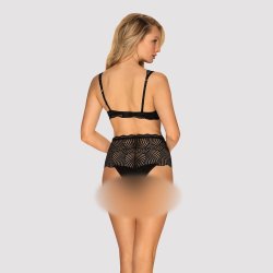 Obsessive Klarita sett vi� h�gum trussum